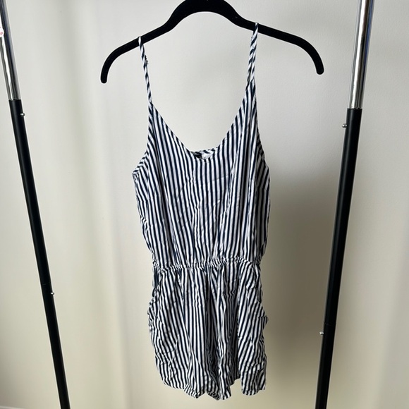 Divided Navy and Whit Striped Summer Casual Romper Size 8 - Picture 1 of 7